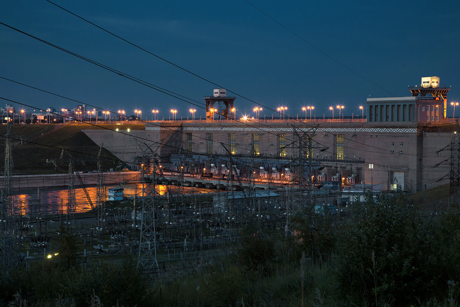 Иркутская ГЭС вечером