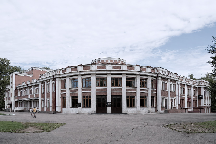 Дворец культуры авиационного завода в Иркутске