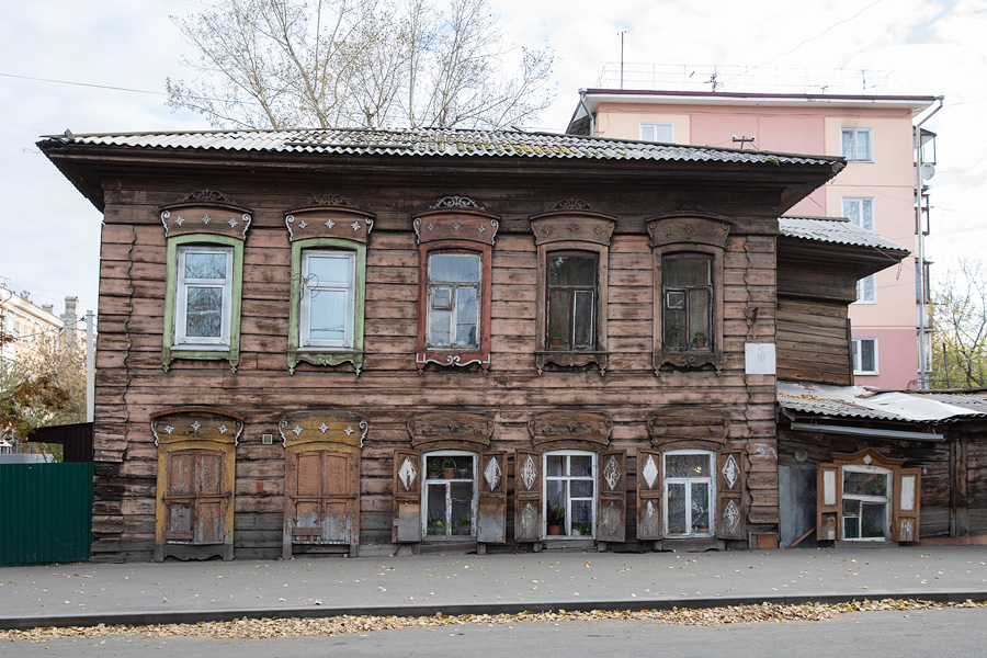 Деревянный дом в Иркутске, ул. Чехова 3а