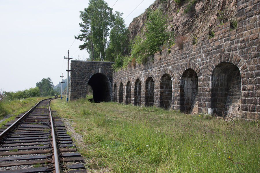 Круглобайкальская железная дорога, итальянская стенка