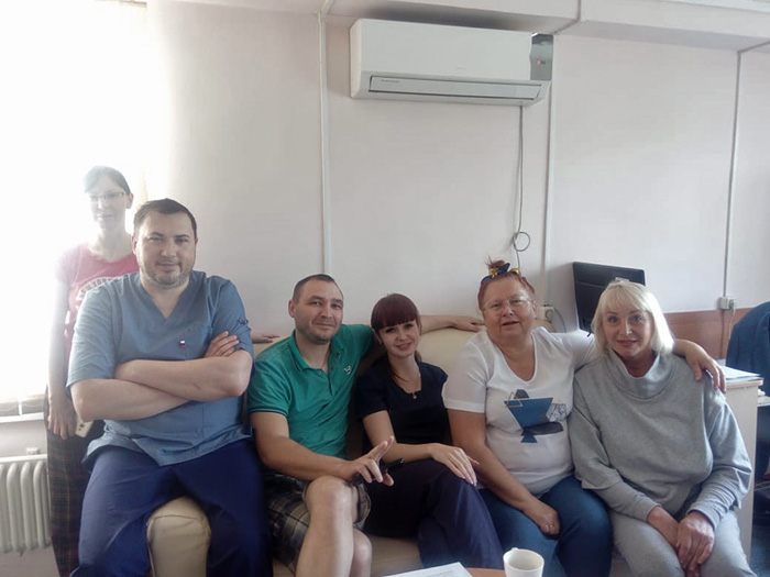 Медики иркутской больницы N10, работающие с COVID-19