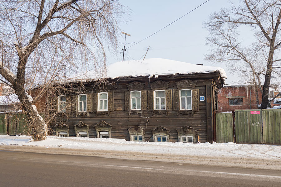 Старый деревянный дом в Иркутске