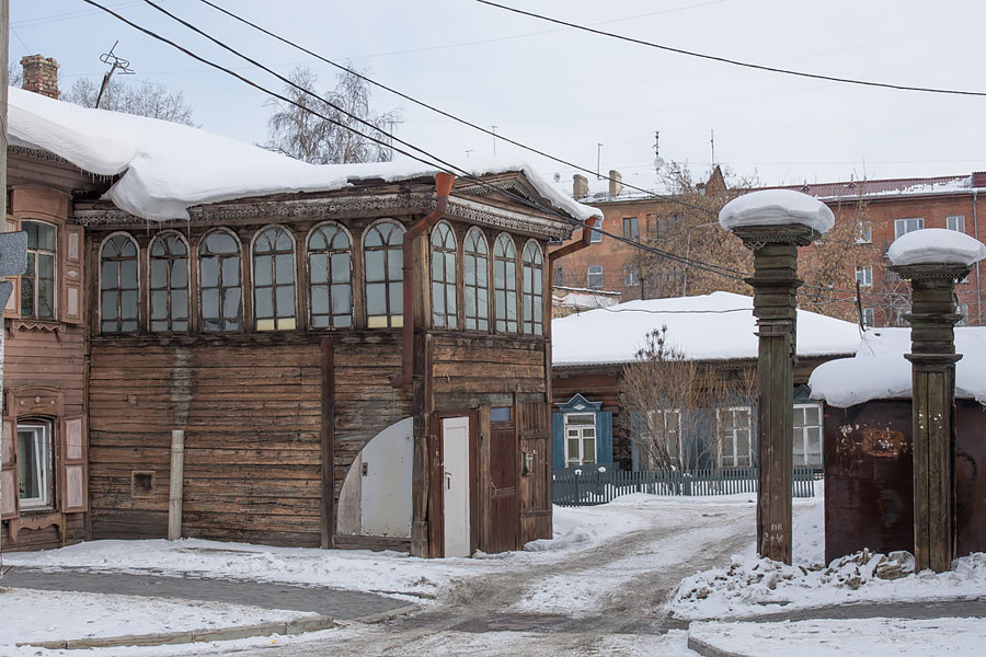 Картинки Иркутска. Старый деревянный дом в Иркутске, ул. Грязнова (Солдатская 3-я) 9а