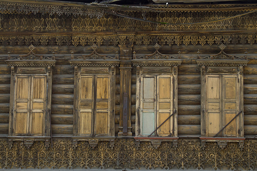 Картинки Иркутска. Старый деревянный дом в Иркутске, ул. Седова (Верхняя Амурская) 70