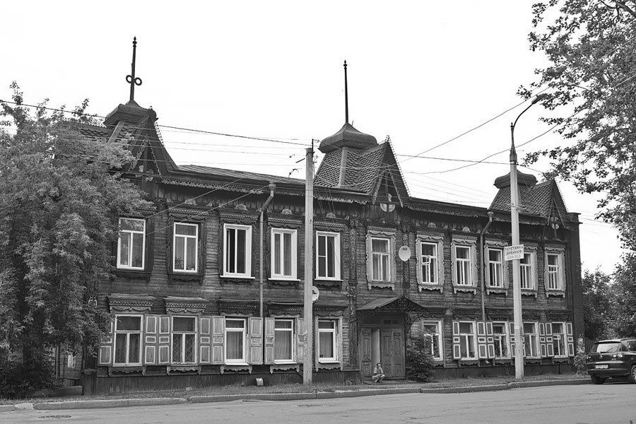 Деревянный дом в Иркутске, ул. Карла Либкнхта (Саломатовская) 11а
