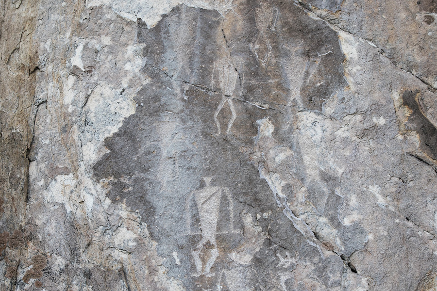 Наскальные изображения на скале Саган-Заба