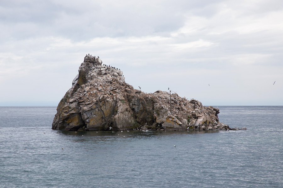 Бакланий камень на озере Байкал