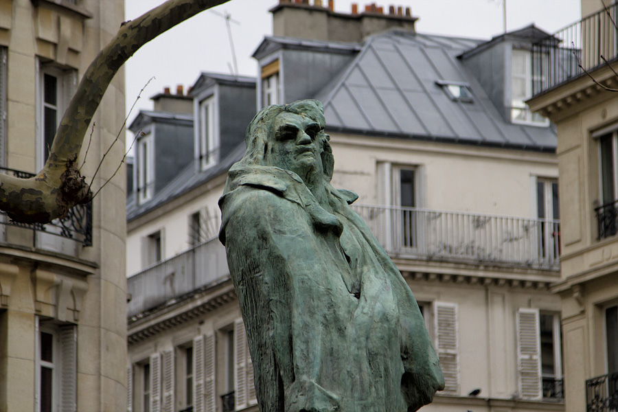 Памятник Бальзаку в Париже