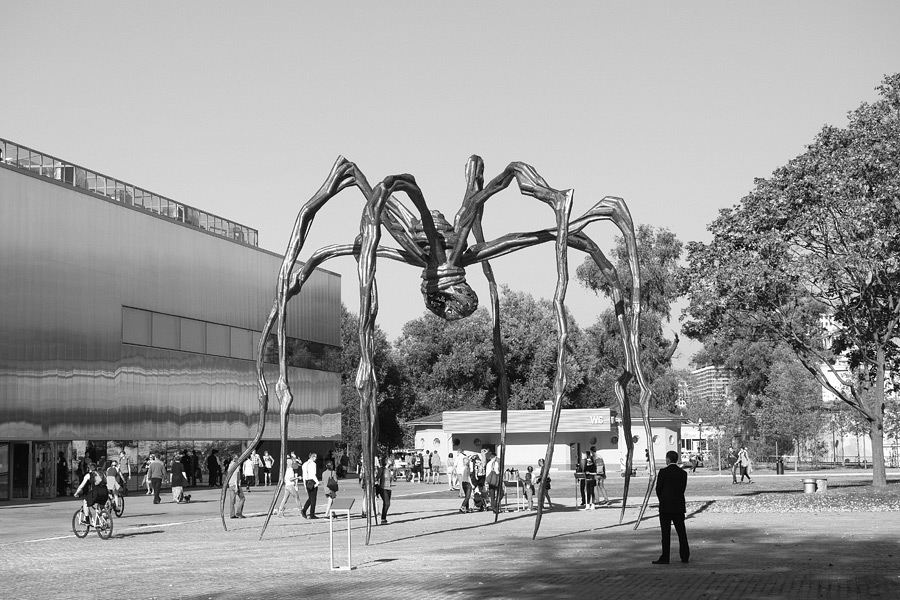 Выставка скульптора Луизы Буржуа
