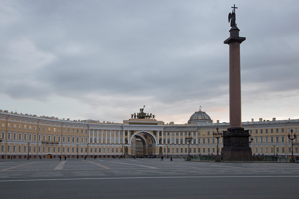Санкт-Петербург (скачать фото). Здание Главного штаба с Триумфальной аркой