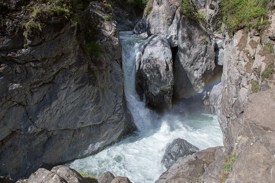 Первый водопад на реке Кынгарга в Бурятии